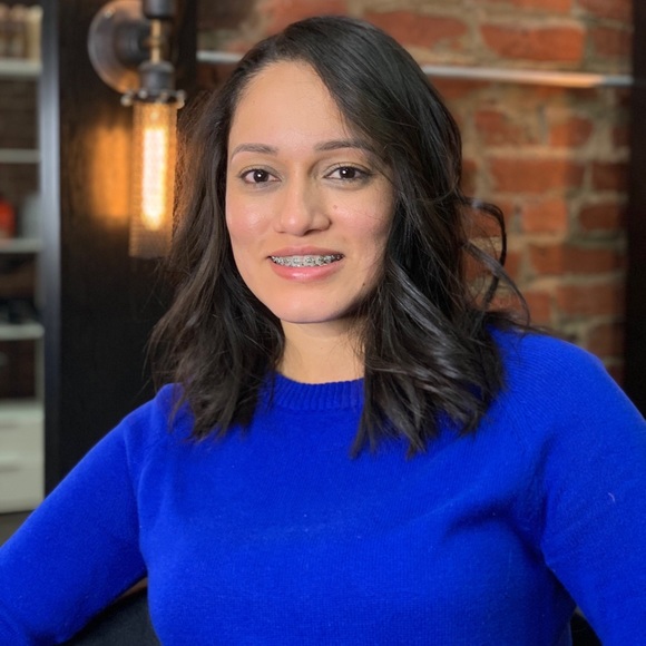 Meet your Posher, Yasmin - Picture 2 of 2